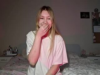 flowflirtx live webcam thumbnail