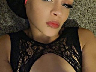 FocxyPhoenixx live webcam thumbnail