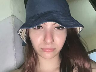 Foxxyice live webcam thumbnail