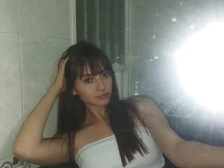 FreckleDoll live webcam thumbnail