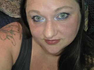 FroggyMama420 live webcam thumbnail