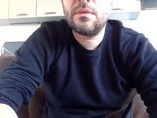 frenchy_from_paris live webcam thumbnail