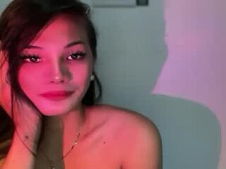 fuckingkeysha live webcam thumbnail