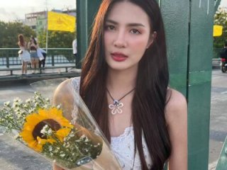 G-Velvet live webcam thumbnail