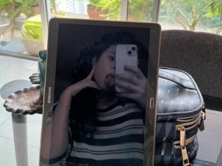 GabriSaenz live webcam thumbnail