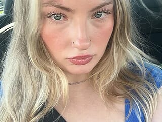 gabbyxoxo13 live webcam thumbnail