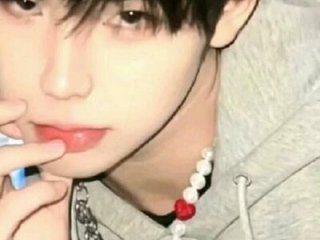 gay-Brave live webcam thumbnail