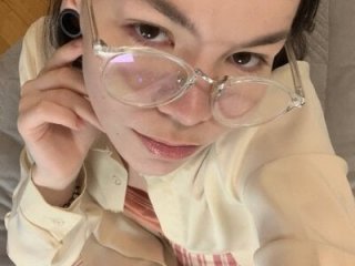 GenevieveBuden live webcam thumbnail