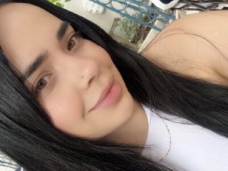 GeorginaJones live webcam thumbnail