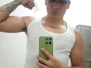 GerardoPia35689 live webcam thumbnail