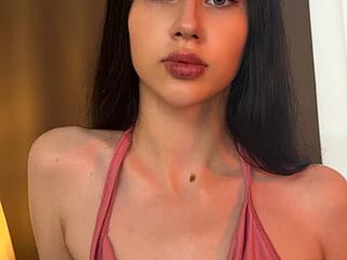 GiaDerzaD live webcam thumbnail