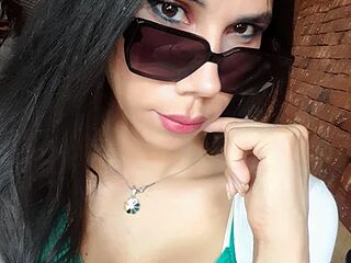 GinaLaFenix live webcam thumbnail