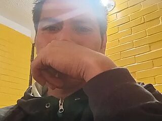 Giovannisexxx69 live webcam thumbnail