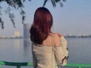 GirlNaughtyFull live webcam thumbnail