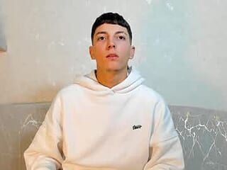 gian_rossii live webcam thumbnail