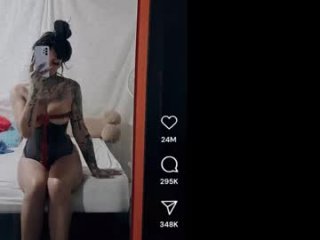 gigi_moss live webcam thumbnail