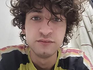gigiost live webcam thumbnail