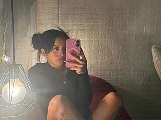 girl_p_ live webcam thumbnail