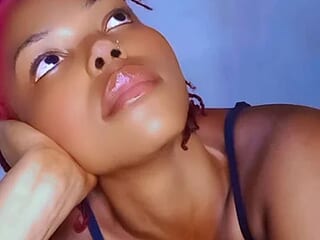 Glow_goddes live webcam thumbnail
