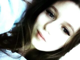 Glowing_Jessica live webcam thumbnail