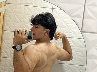 gnarlyick live webcam thumbnail