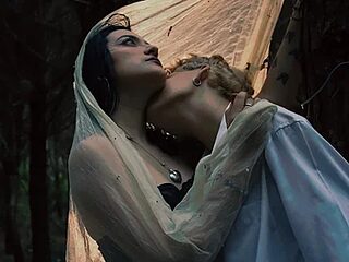 GothicGoldDiggers live webcam thumbnail