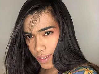 goddessriri01 live webcam thumbnail