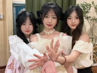gogirls live webcam thumbnail