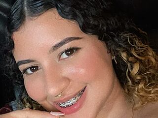 goodgirlxxl live webcam thumbnail