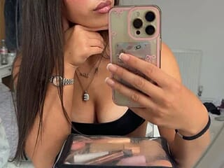 GraceHughesxo live webcam thumbnail