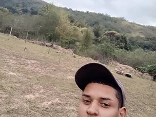 GrandeHenriquee live webcam thumbnail