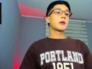 guy_veryhot1 live webcam thumbnail