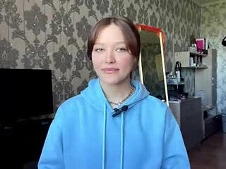 gwynethoverdick live webcam thumbnail