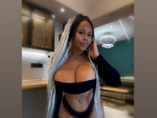 HaileyDiana live webcam thumbnail