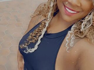 HaloRodeoLover2 live webcam thumbnail