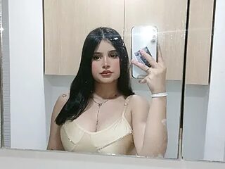 HannahMillers live webcam thumbnail