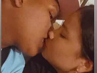 Hansell_and_lola live webcam thumbnail