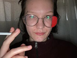 hairyMira live webcam thumbnail