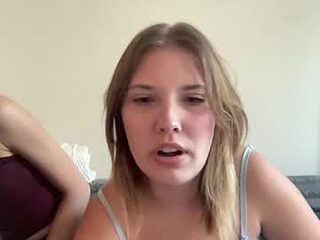hallee_babexx10 live webcam thumbnail