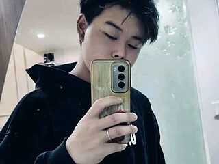 handsomeboy-002 live webcam thumbnail