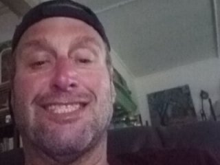 handsomedad69 live webcam thumbnail