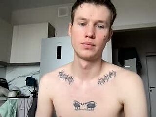 happy__fam live webcam thumbnail
