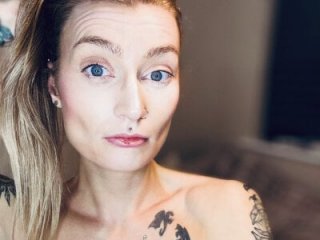 harleyblair live webcam thumbnail