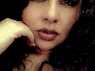 hazel_milf live webcam thumbnail