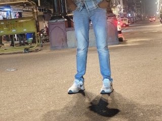 Heena-143 live webcam thumbnail