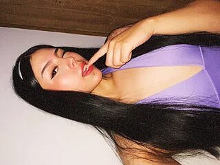 Helena_Whaite live webcam thumbnail