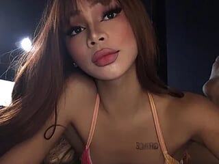 Herecummsamara69 live webcam thumbnail