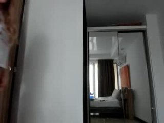 hello1izakitty live webcam thumbnail