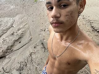 henrysalvatore live webcam thumbnail