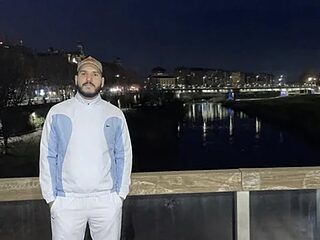 heromano11 live webcam thumbnail